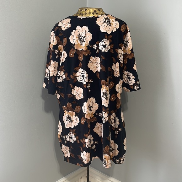 VENUS - Long and Lean Floral 3/4 Sleeve Tunic - Picture 3 of 3
